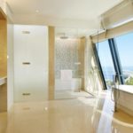 سرویس بهداشتی و حمام اتاق های هتل فیرمونت باکو