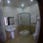 سرویس بهداشتی و حمام اتاق های هتل پریمیر باکو