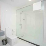 سرویس بهداشتی و حمام اتاق های هتل داوینچی باکو