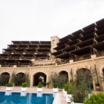 نمایی از استخر و هتل سافیر مارین باکو