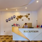 رسپشن هتل رز اند کرون باکو