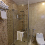 حمام اتاق های هتل آمبر باکو
