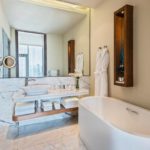 سرویس بهداشتی و حمام اتاق های هتل جی دبلیو ماریوت باکو