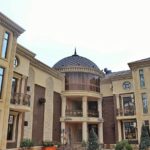 تصویری از ساختمان هتل مانور باکو