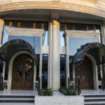 درب ورودی هتل آزالیا باکو