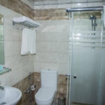 سرویس بهداشتی اتاق های هتل باکو استایل