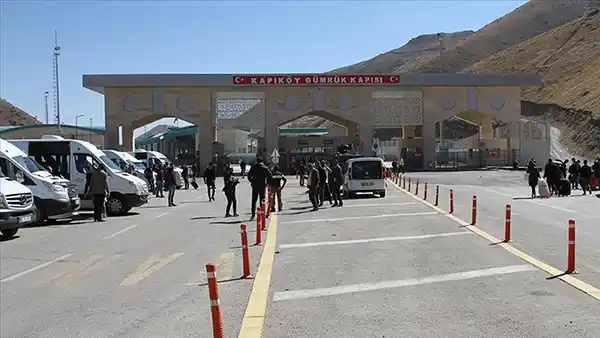 راهنمای سفر وان از مرز کاپیکوی