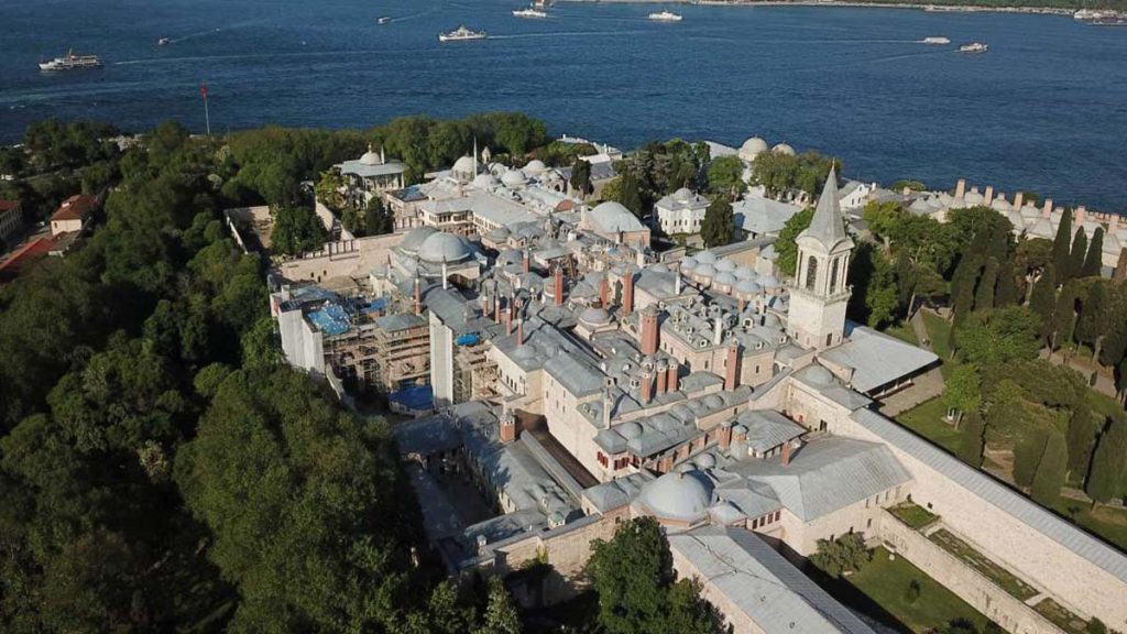 تصویر بالا از کاخ توپکاپی استانبول